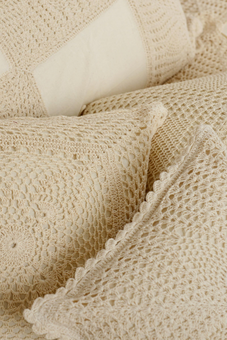 Crochet Floral 16*16 Cushion Cover