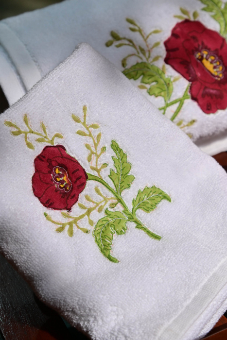 POPPIES ELEGANCE SET OF 2 HAND TOWELS EMBROIDERED 